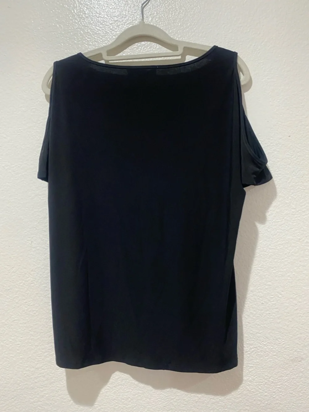 NINE WEST Black Cold-Shoulder Top with Gold Ring Accents. Size M - Picture 5 of 8